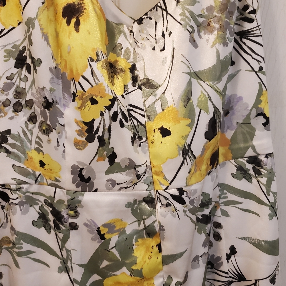 Maggy London satin floral dress - Picture 10 of 13